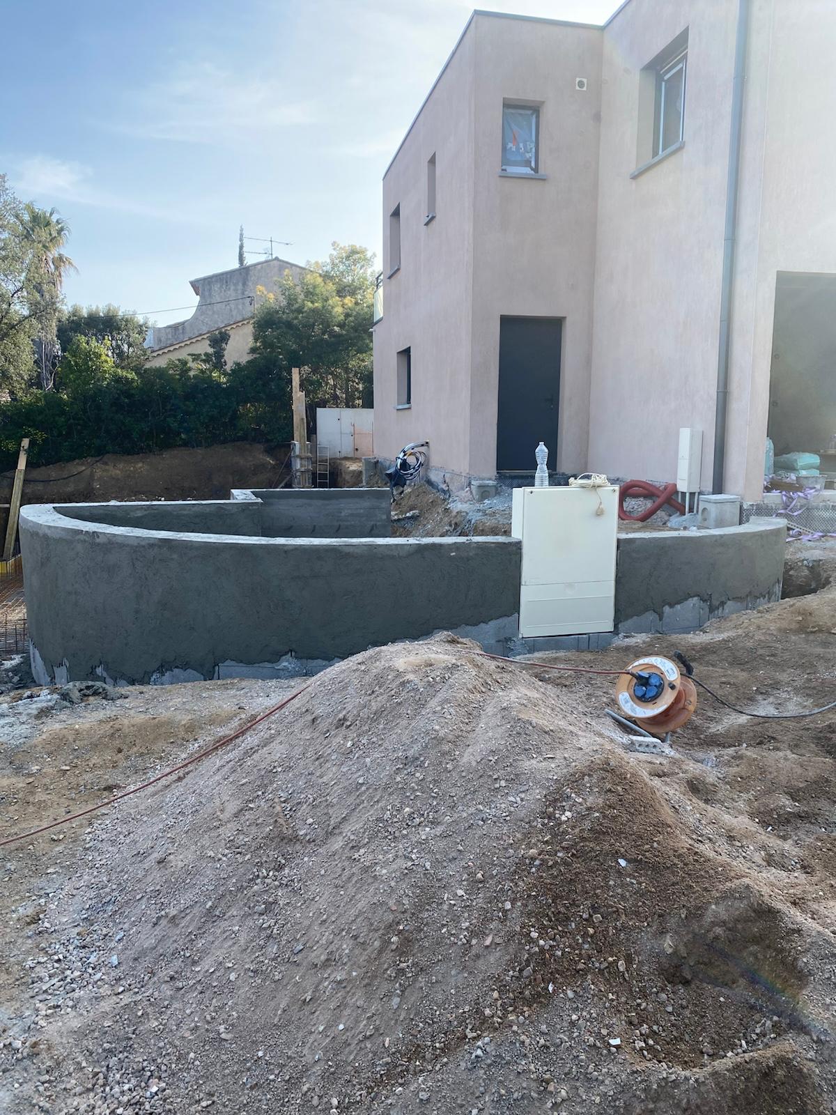 Bassin piscine en cours de construction, Côte d'Azur